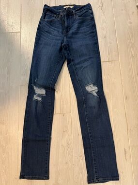 Levi’s Dark Blue Women's Distressed Straight Jeans